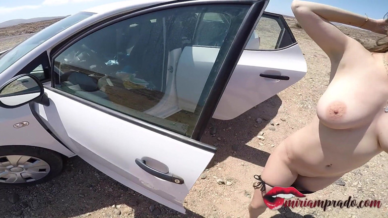 Miriam Prado: Ik help jonge grote borsten met de auto en neukt...