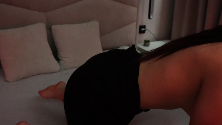 xKeryB: Aku lagi asik masturbasi memek becekku dan mikirin kontolmu, entot...