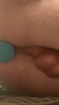 Schwuler junge fickt vollbusige mit dildo