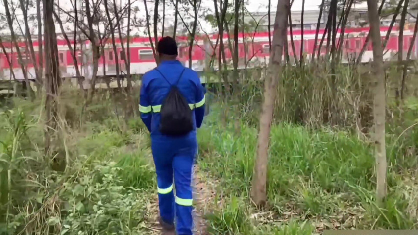 A Worker Passed Through the Park and Received a Blowjob. (The Black Hunterr)