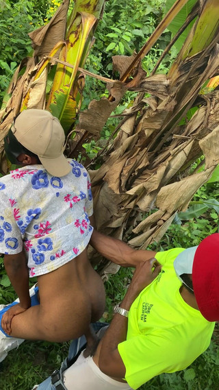 Arola7: Esconder y buscar follada de arbusto