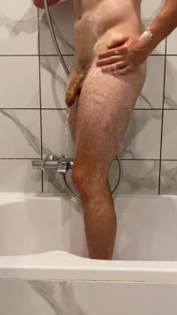 De ochtend begint precies als warme druppels water over mijn naakte lichaam glijden ...