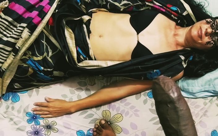Bolly Karma: 彼は特別な痴女の場所に到着します