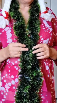Yarak ısıtan tatil: üvey annenin üvey oğlu için mükemmel Noel hediyesi