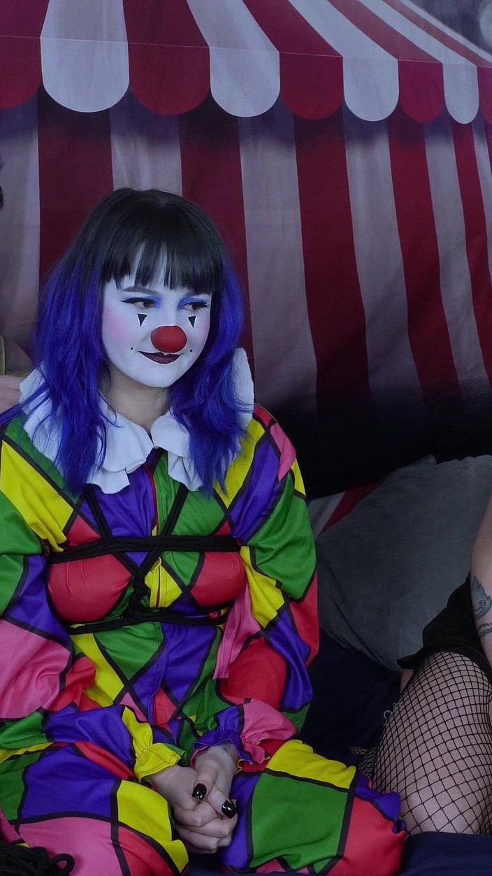 Alice Bean: Bts Clown Pak Bondage