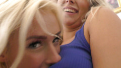 Leon Lambert: Dvě sexy blondýnky úžasně honí