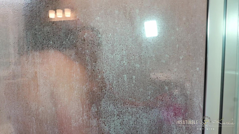 Insatiable Karla Swingerville: Karla follando la curva de Maxx en el calor