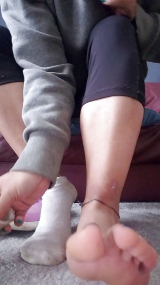 Footlicious3: 5 dní staré bílé ponožky - páchnoucí, špinavé, přetížené