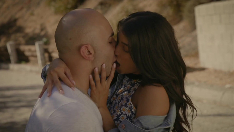 Vixen: Vixen - 남친과 섹스할 뻔한 내 가장 친한 친구!