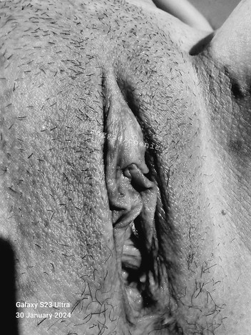 Virgarie: Futută adânc și tare, apoi ejaculând peste el