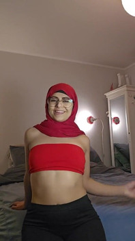 Jumping on My Bed Till My Last Breath Mia Niqab