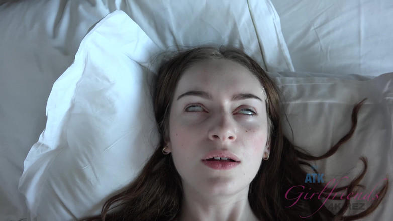 Classic ATK Girlfriends: 섹스하는 겸둥이 십대