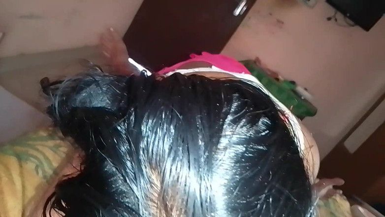 Skydreem1104: Chica del pueblo pone el pene de su marido en...