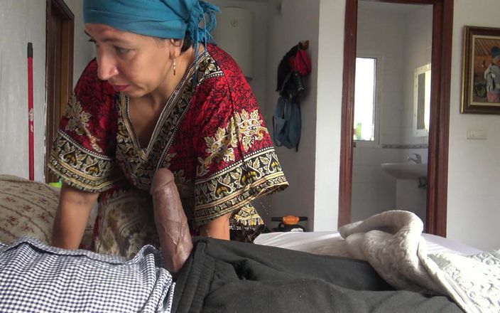 Souzan Halabi: Nettoyage infidèle avec une touriste noire dans un hôtel à Istanbul