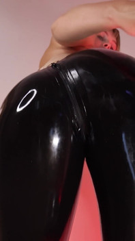乳胶屁股是你的新宗教 - 女神崇拜撸管指挥