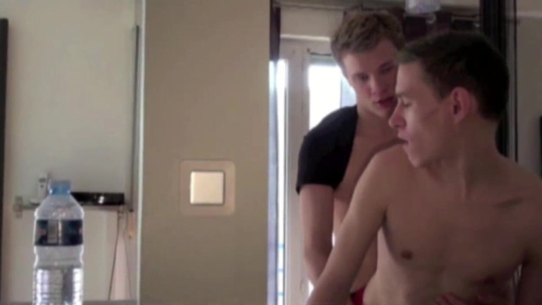 Gaybareback: Kameron Frost द्वारा मैक्सिम की चुदाई