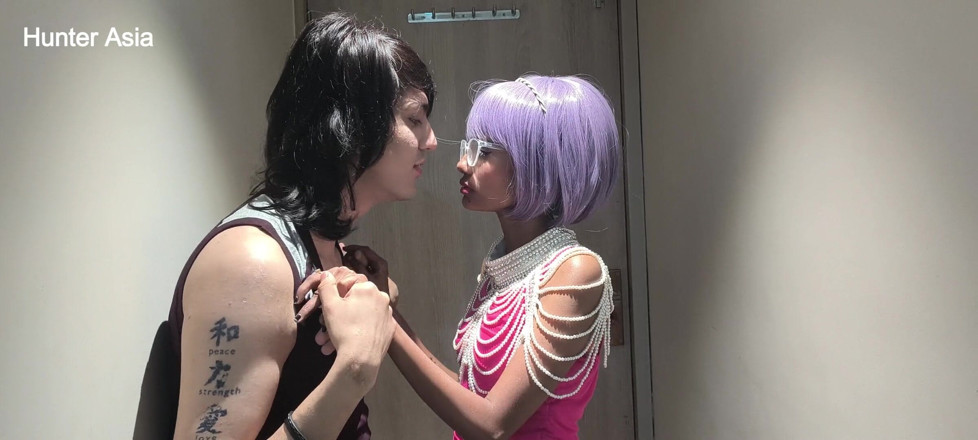 hunter Asia: Girlfriend Catches Boyfriend with Her Friend. Then Agrees for Threesome
