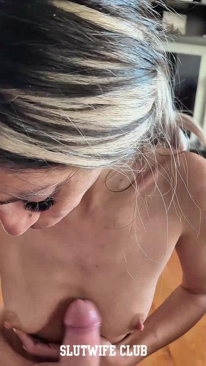 Slutwife Club: Ona öğret - minyon spinner candie çapraz gırtlağına kadar alıyor, taşak ibadeti ve...