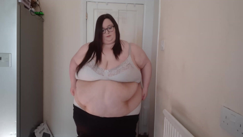 SSBBWLadyBrads: SSBBW BBW leather pants clothes try on