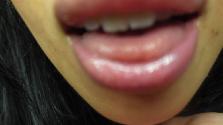 Asmr_mouth: Te-ai întrebat vreodată ce se întâmplă când ești brusc mic?