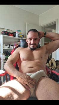 I Woke up Very Horny, Look How I Am.