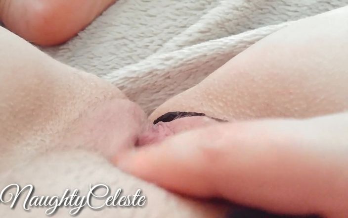 NaughtyCeleste: Masturbation dans une culotte en dentelle sexy avec un orgasme...