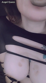 JOI intenzivní hraní prsou pokrytou a orgasmus zničený
