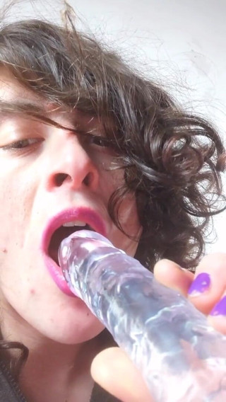 Sara B: Dildo blowjob Sara Nb