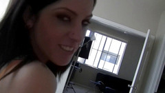 Femdom Sex: Bruna tatuata sega un cazzo tra il culo