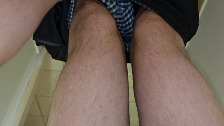 Alpha pee king: Čůrám ve stoje na záchod hned po příchodu domů z...