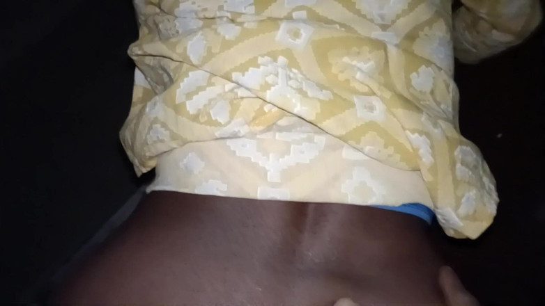 AmpleOunce283: Sexy bhabhi war allein zu hause, ich ging und fickte...