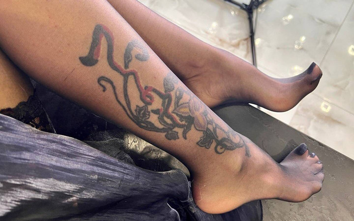 Julia domaina: I miei piedi con le dita lunghe in Nylon, Calze,...