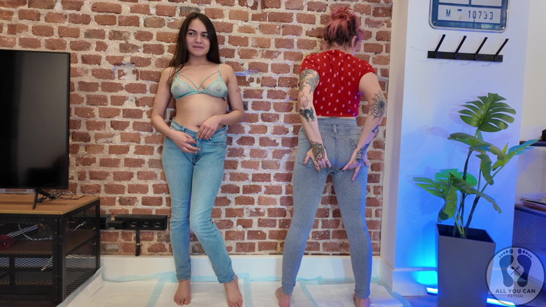 All You Can Fetish: Rebeca Addams dan Ana Spears Kencing Pada Seluar Jeans Show...