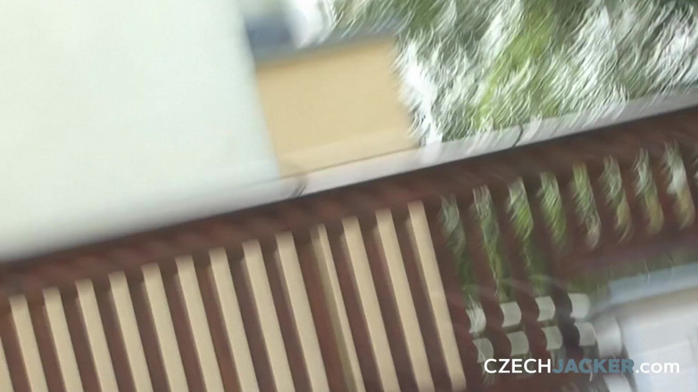 Czech Jacker: Czech Jacker 23: Perhentian bas terikat - tetek blonde mengusik