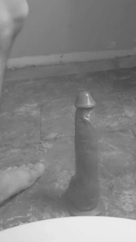 Une Trans Affamée De Sperme Se Fait Étirer Par Un Gode Grosse Bite Noire