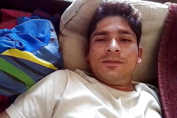 Gangbang straight: Sólo indický chlapec chcaní