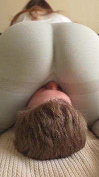 Big Ass Facesitting in Grey Yoga Pants