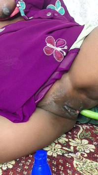 A Lonely Desi Lonely Woman in the Village Is Yearning to Get
