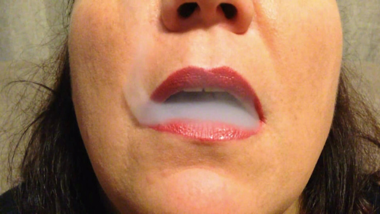 Lily Lipstixxx: Catching you in my smokey seduction!