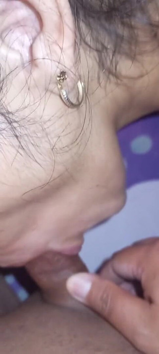 Mxfun30: Otrogen MILF avsugning sin vän för att få sperma i...