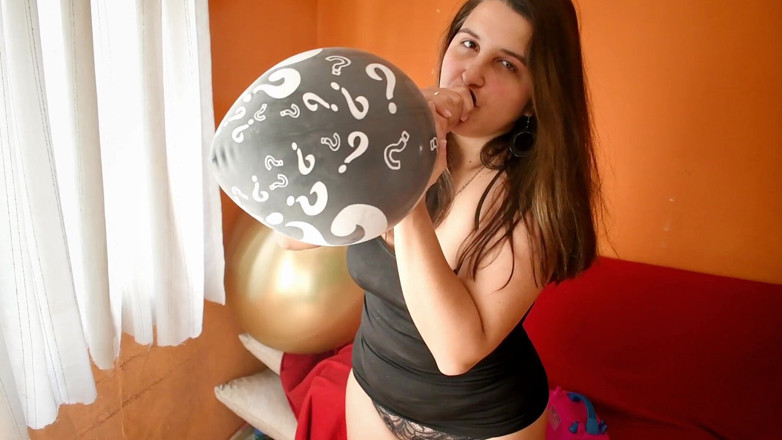 melu_world: Big Balloons on Sofa - Blow, Squish and Ride - Bunny Looner