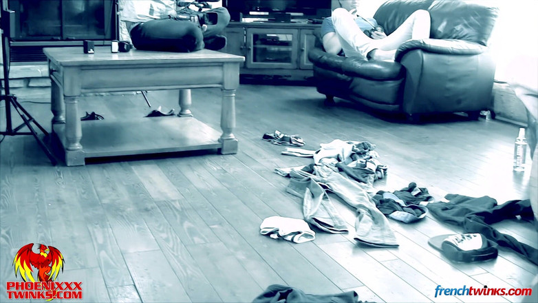 Phoenixxx: Za kulisami orgii Twink!