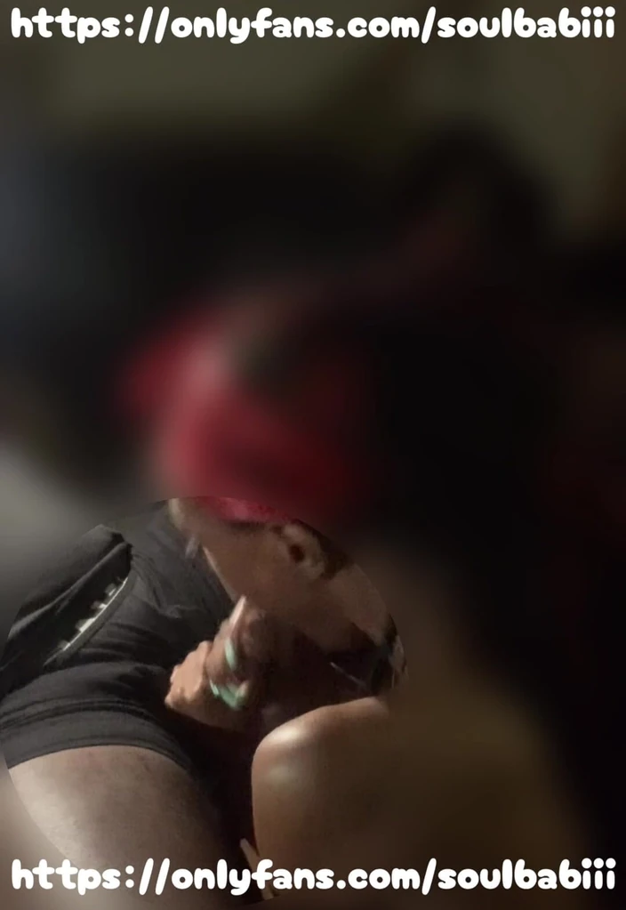 Soulbabii: Como isso se sente no seu pau papai?