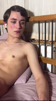 Hladím měkkého ptáka a sperma