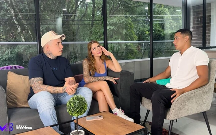 Maxxx Betancur: Terapeuta sexual faz um trio com um casal colombiano - Max...
