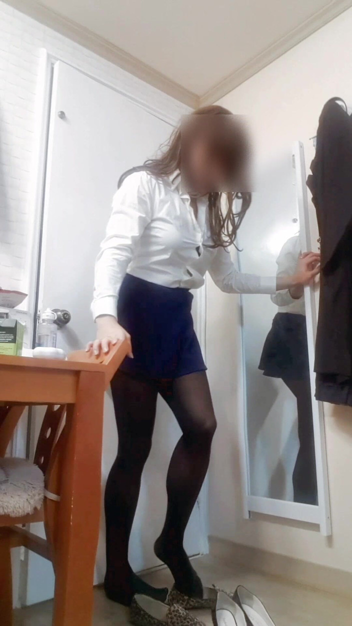 Harinni: Ein freches college-mädchen mit dicken titten geschnitten ihre unterwäsche