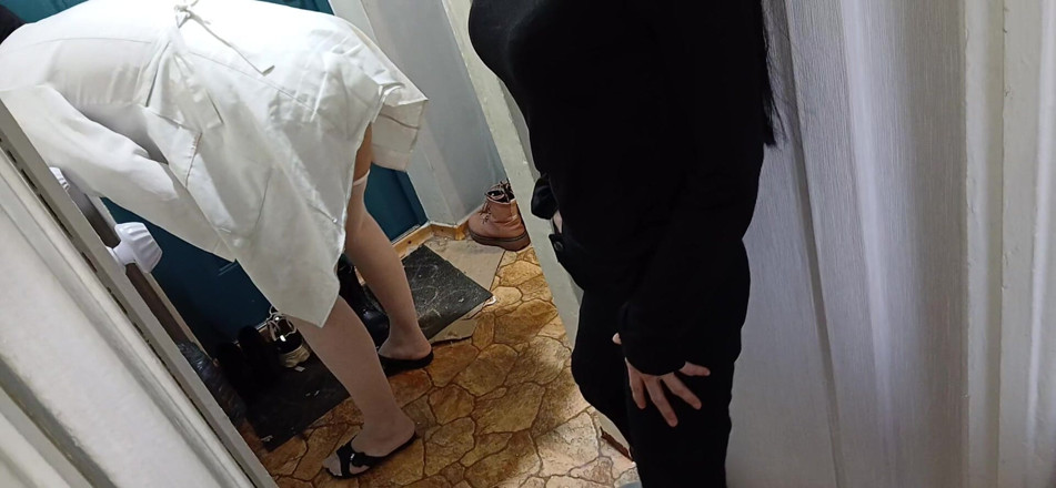Lesbian-illusion: J’ai surpris mon docteur en train de se masturber et...