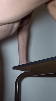 Üvey erkek kardeşim beni mutfakta yakalıyor!