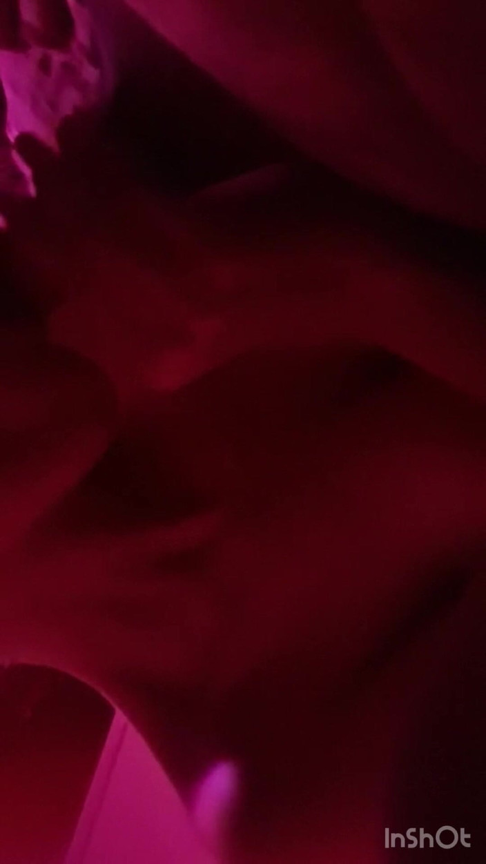 Jointqueen: Saya menghisap batangnya semasa dia menjilat jari kaki seksi saya