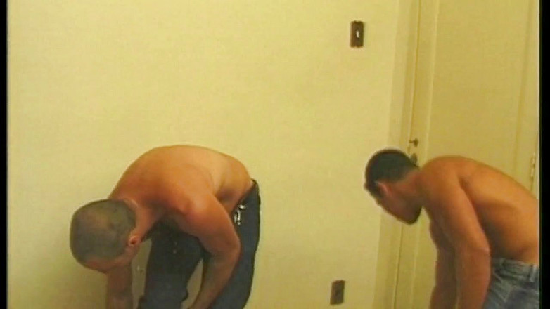 Crunch Boy: Latino twink geneukt door papa